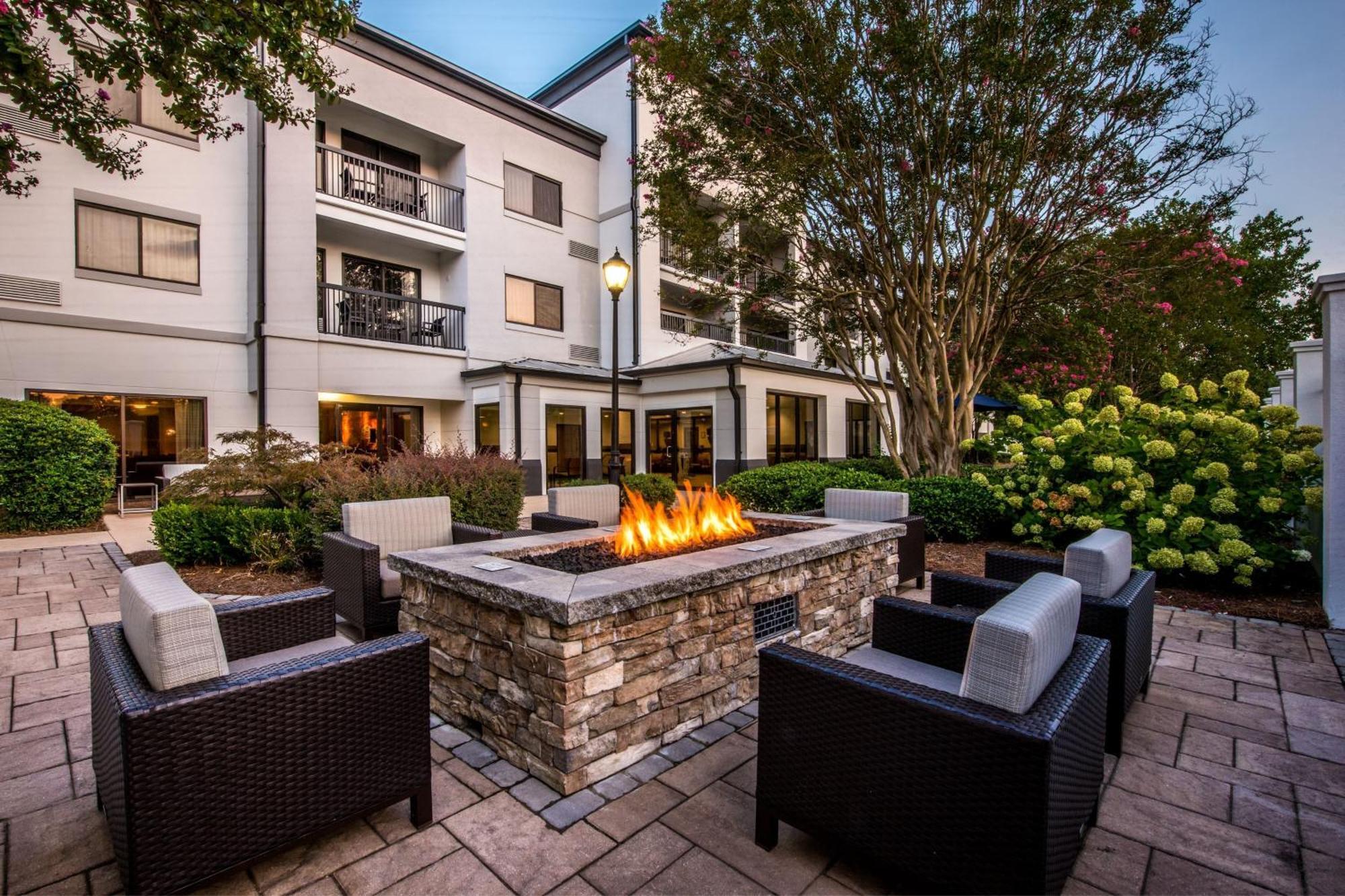 Courtyard By Marriott Charlotte Ballantyne Esterno foto