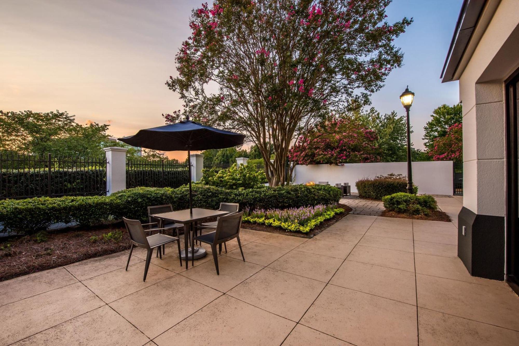 Courtyard By Marriott Charlotte Ballantyne Esterno foto