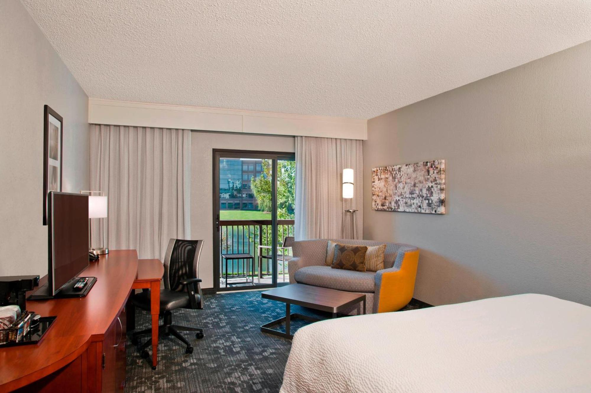 Courtyard By Marriott Charlotte Ballantyne Esterno foto